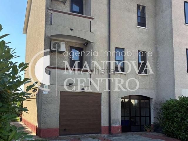 Casa in vendita a Roncoferraro, Lombardia