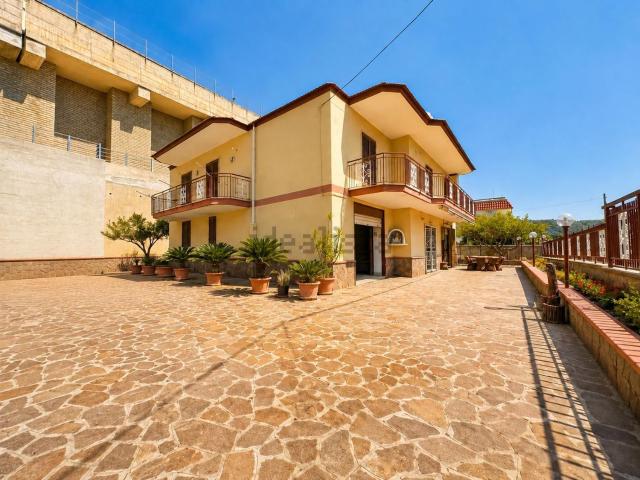 Casa in vendita a Astroni, Campania