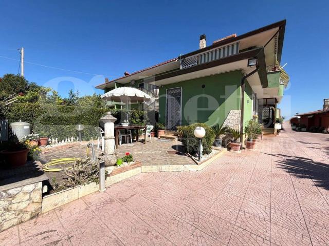 Casa in vendita a Latina, Lazio