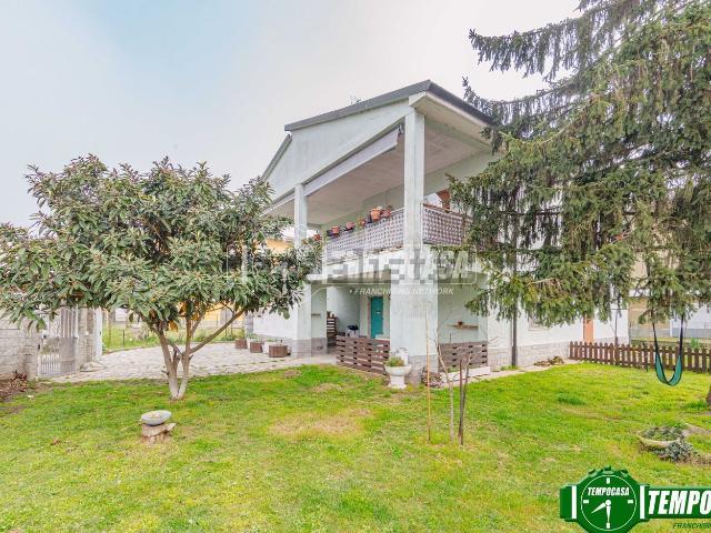Casa in vendita a Albuzzano, Lombardia