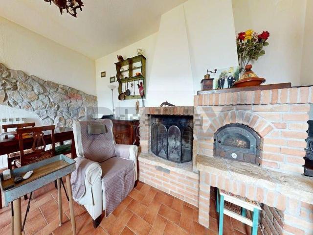 Casa in vendita a Nocera Umbra, Umbria
