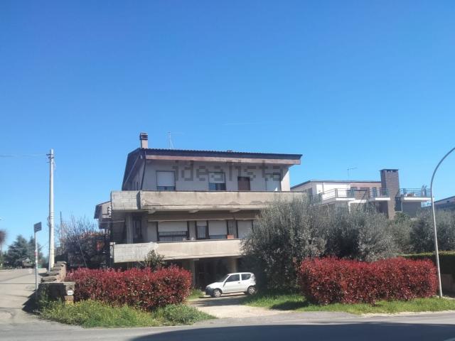 Casa in vendita a Vallerano, Lazio