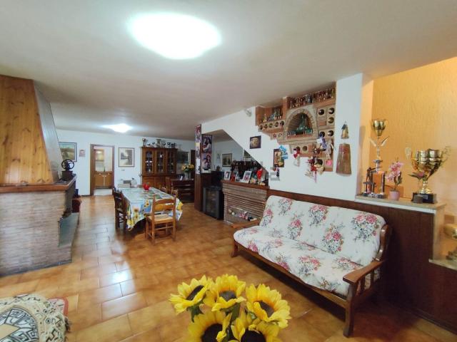 Casa in vendita a Toano, Terni