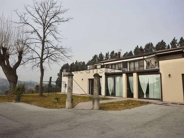 Casa in vendita a Rimini, Reggio Emilia