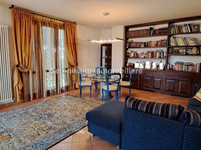 Casa in vendita a Castello, Marche