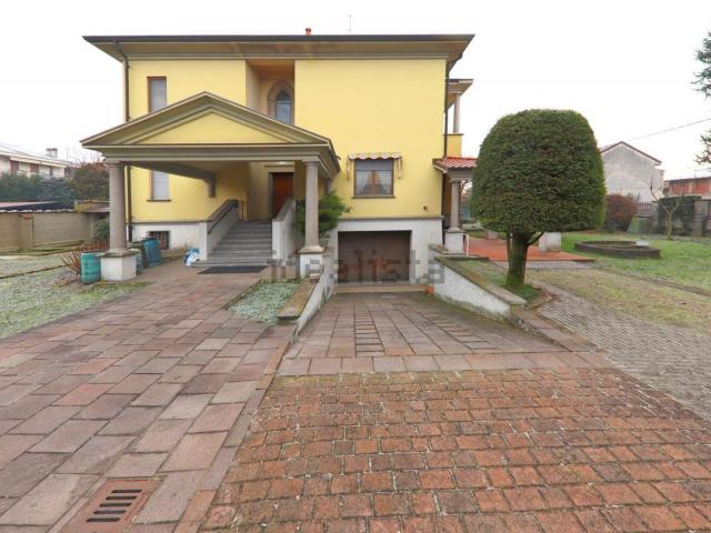 Casa in vendita a Seveso, Lombardia