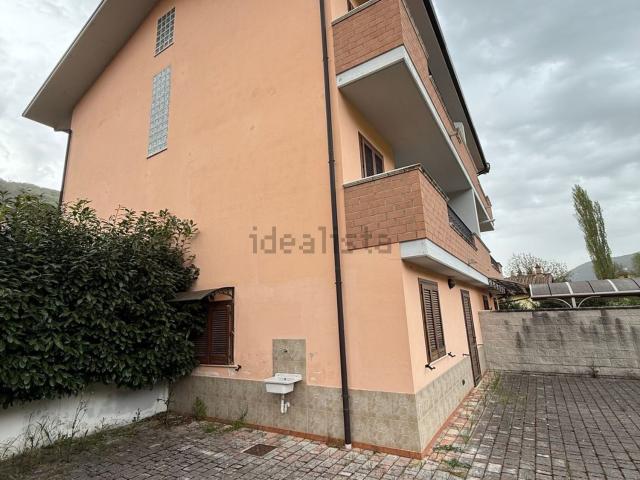 Casa in vendita a Rieti, Lazio