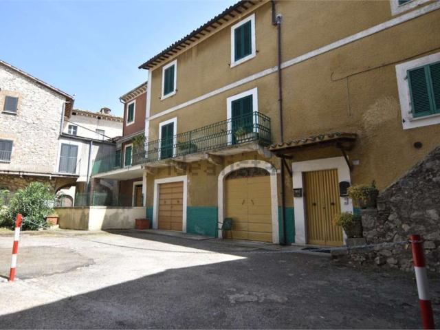 Casa in vendita a Guardea, Terni