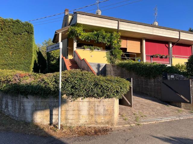 Casa in vendita a Tizzano Val Parma, Reggio Emilia