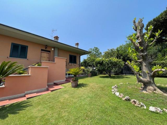 Casa in vendita a Latina, Lazio