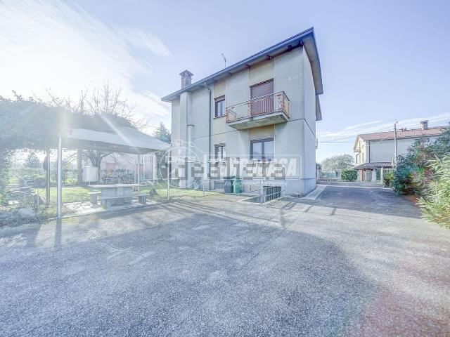 Casa in vendita a Cairate, Lombardia