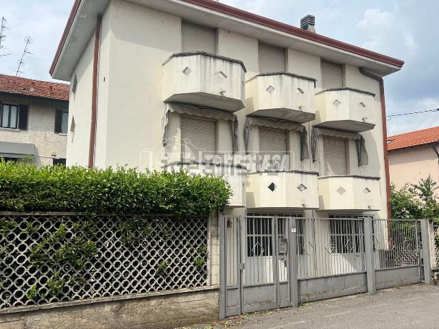 Casa in vendita a Rovellasca, Lombardia