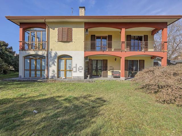 Casa in vendita a Comunità Montana Valli del Verbano, Luino