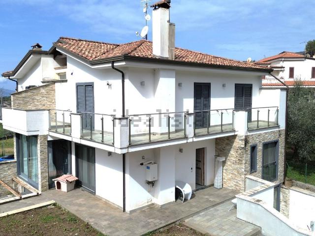 Casa in vendita a Novi Velia, Campania