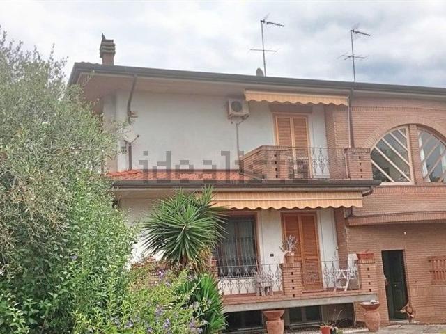Casa in vendita a Rinchiostra, Marina Di Massa