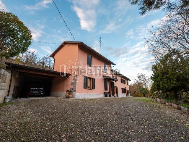 Casa in vendita a Unione di comuni Terre di Castelli, Savignano Sul Panaro