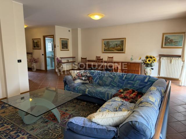 Casa in vendita a Alzano Lombardo, Lombardia