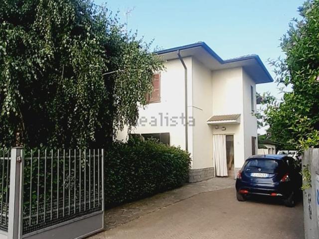 Casa in vendita a Bressana Bottarone, Lombardia