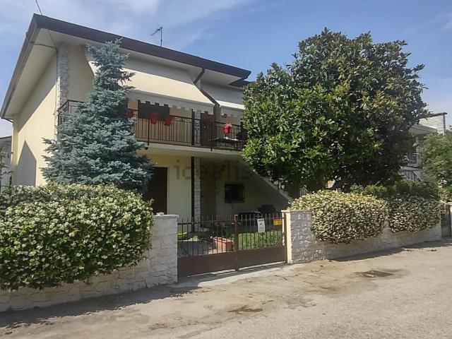 Casa in vendita a Rovigo, Veneto