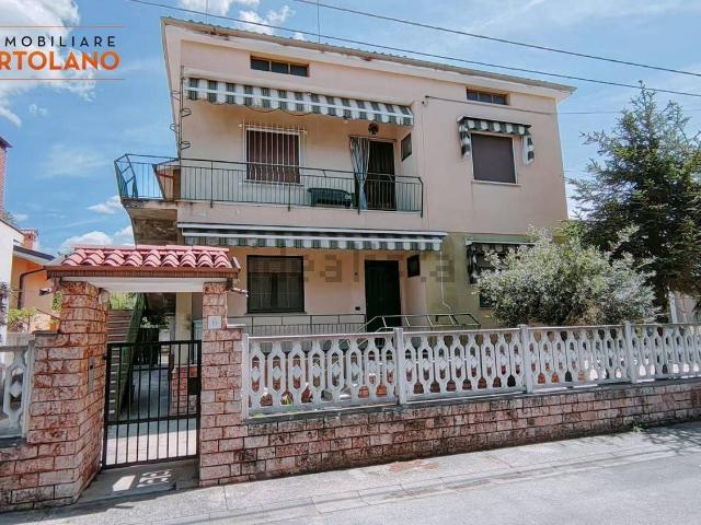 Casa in vendita a Monfalcone, Friuli-Venezia Giulia