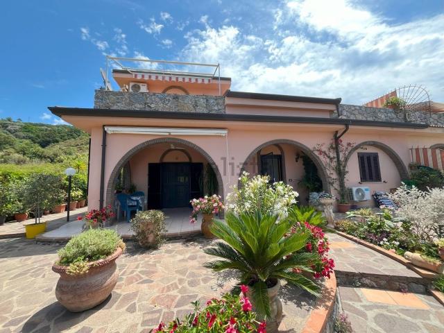 Casa in vendita a Calabria, Cosenza