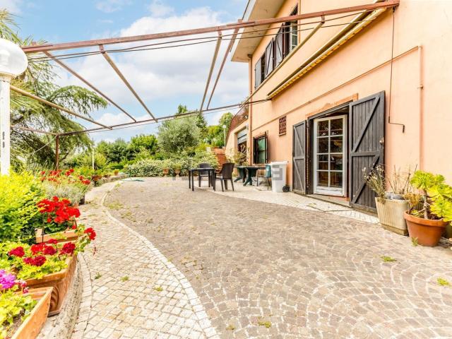 Casa in vendita a Guidonia Montecelio, Roma Capitale
