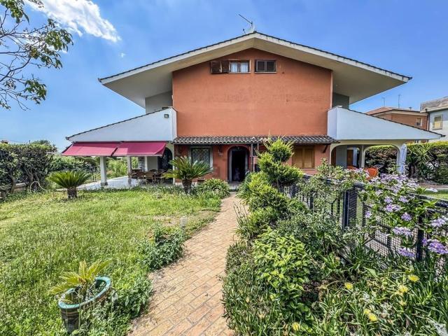Casa in vendita a Grottaferrata, Roma Capitale