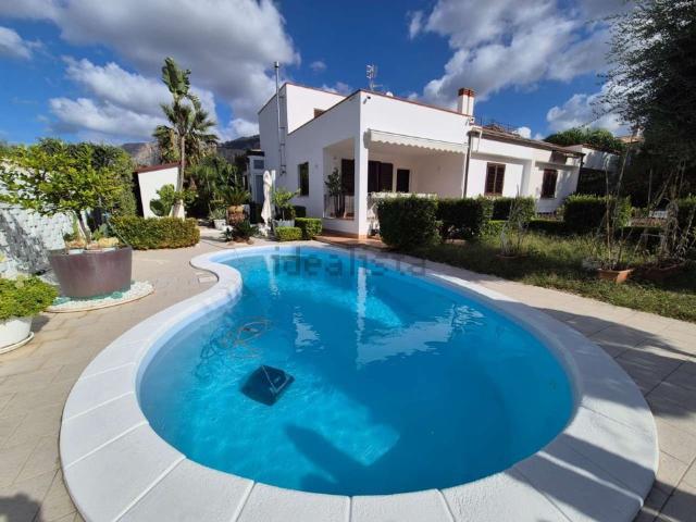 Casa in vendita a Carini, Sicilia