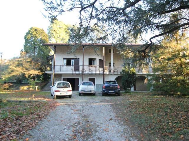 Casa in vendita a Dolzago, Lombardia