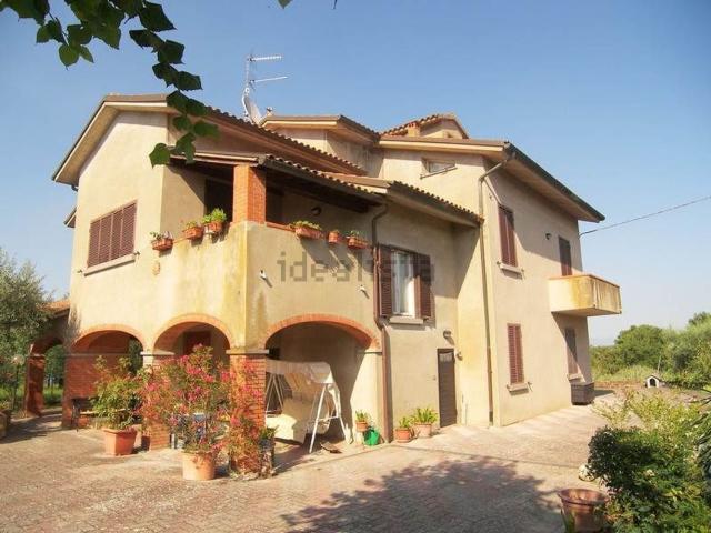 Casa in vendita a Lucignano, Toscana