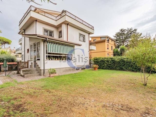 Casa in vendita a Capannelle, Roma