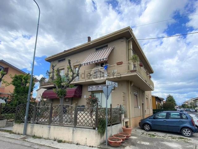 Casa in vendita a Rosciano, Marche