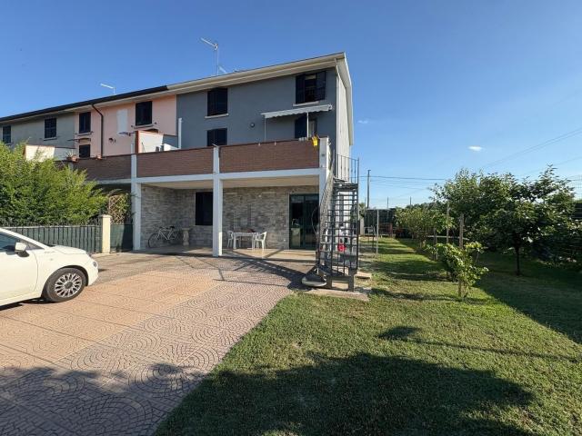 Casa in vendita a Bassa Reggiana, Re