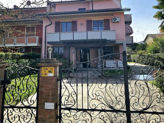 Casa in vendita a Duomo, Guastalla