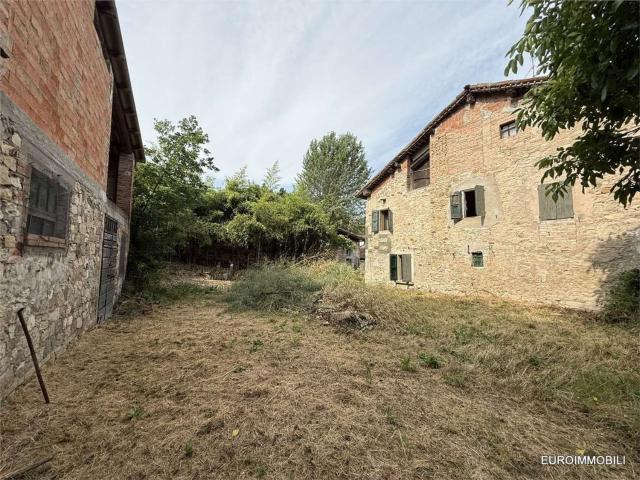 Casa in vendita a Val d’Enza, Re