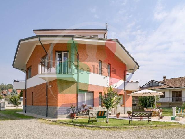 Casa in vendita a Montalenghe, Torino