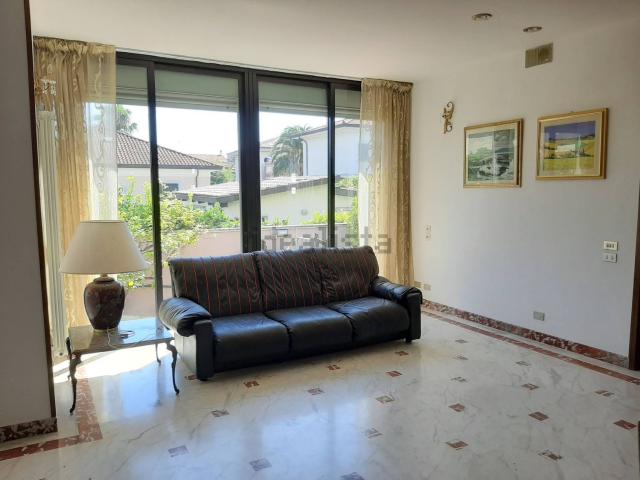 Casa in vendita a Marina di Carrara, Carrara