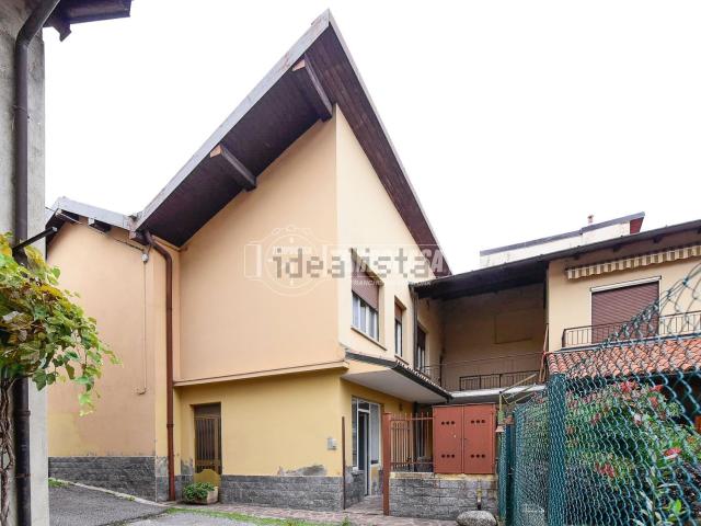 Casa in vendita a Crevenna, Erba