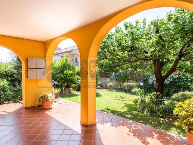 Casa in vendita a Acqua Acetosa, Roma Capitale