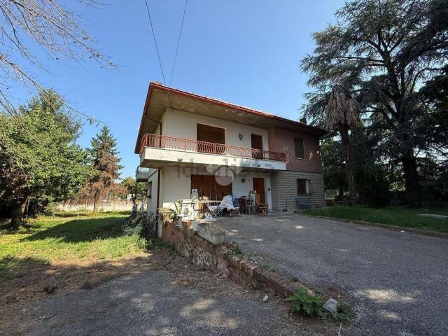 Casa in vendita a Vecchiazzano, Forlì