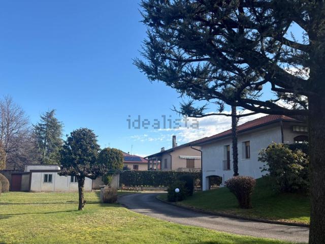 Casa in vendita a Gerenzano, Lombardia