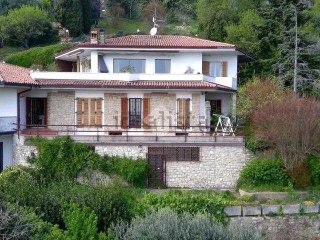 Casa in vendita a Zona Centro, Brescia
