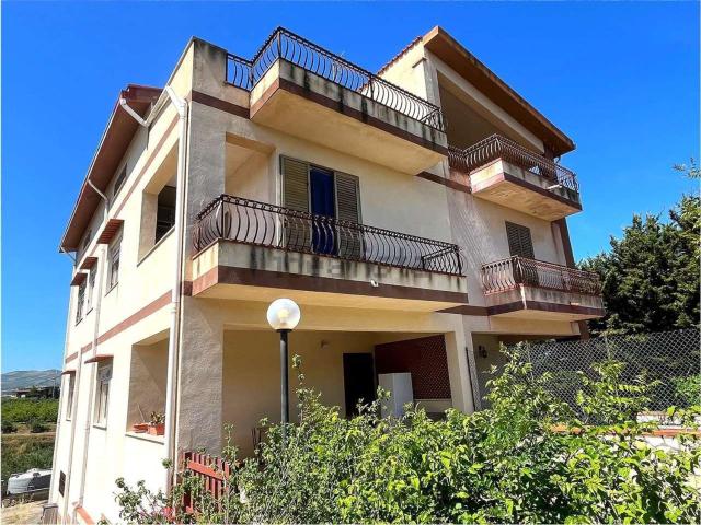 Casa in vendita a Partinico, Sicilia