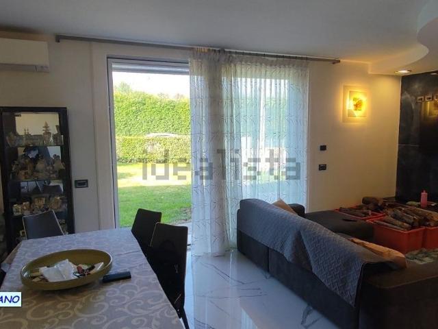 Casa in vendita a Cento, Roncofreddo