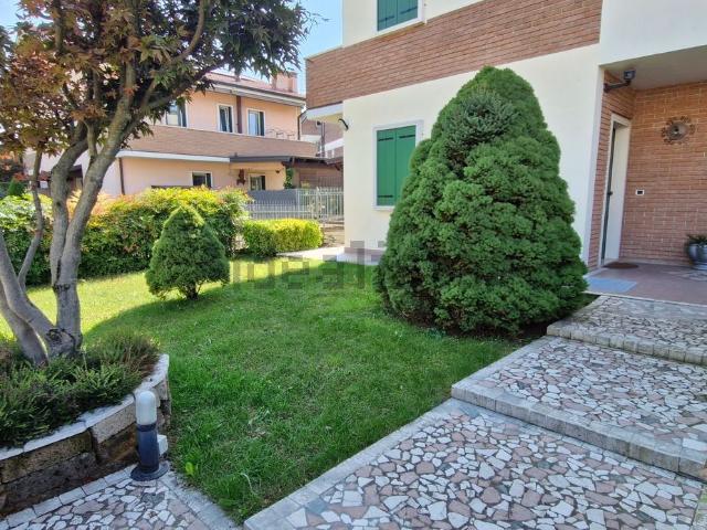 Casa in vendita a Quinto Vicentino, Veneto