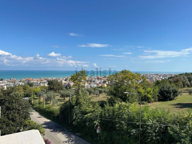 Casa in vendita a Pescara Colli, Pescara