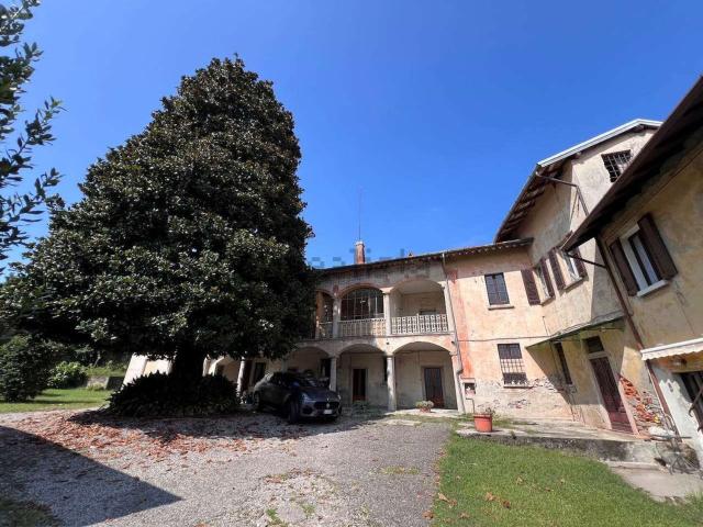 Casa in vendita a Travedona Monate, Lombardia