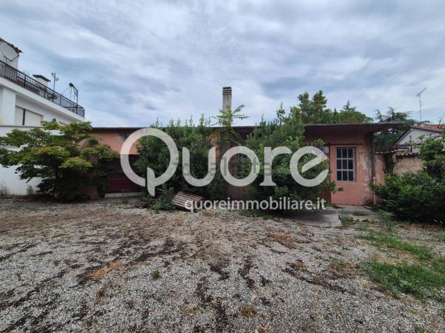 Casa in vendita a Manzano, Friuli-Venezia Giulia
