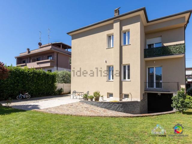 Casa in vendita a Biassono, Lombardia