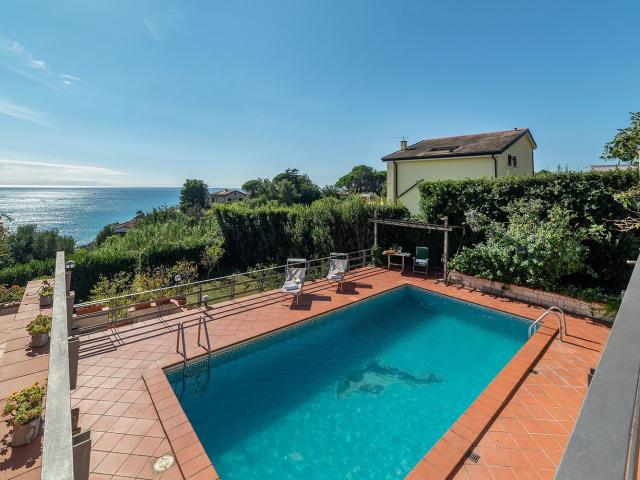 Casa in vendita a San Giacomo, Varazze